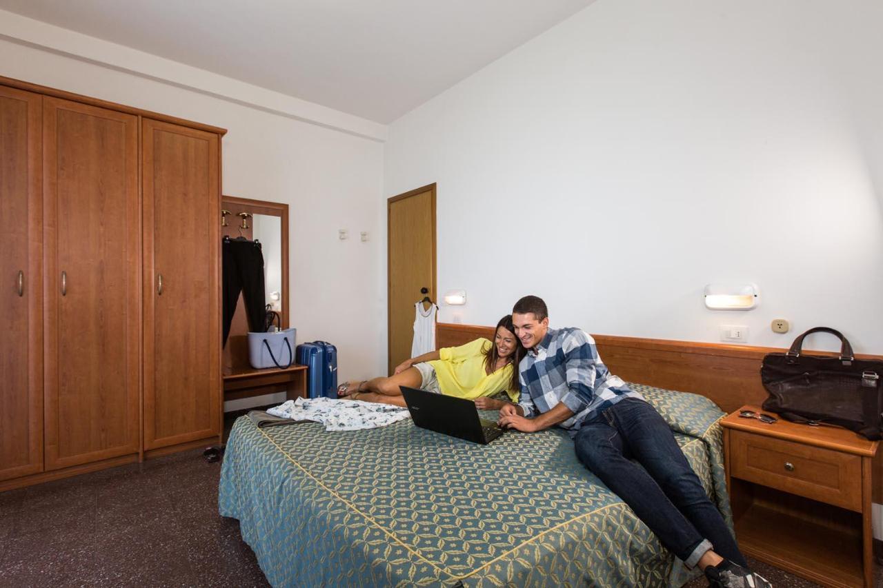 Hotel International غابيتّشي ماري المظهر الخارجي الصورة