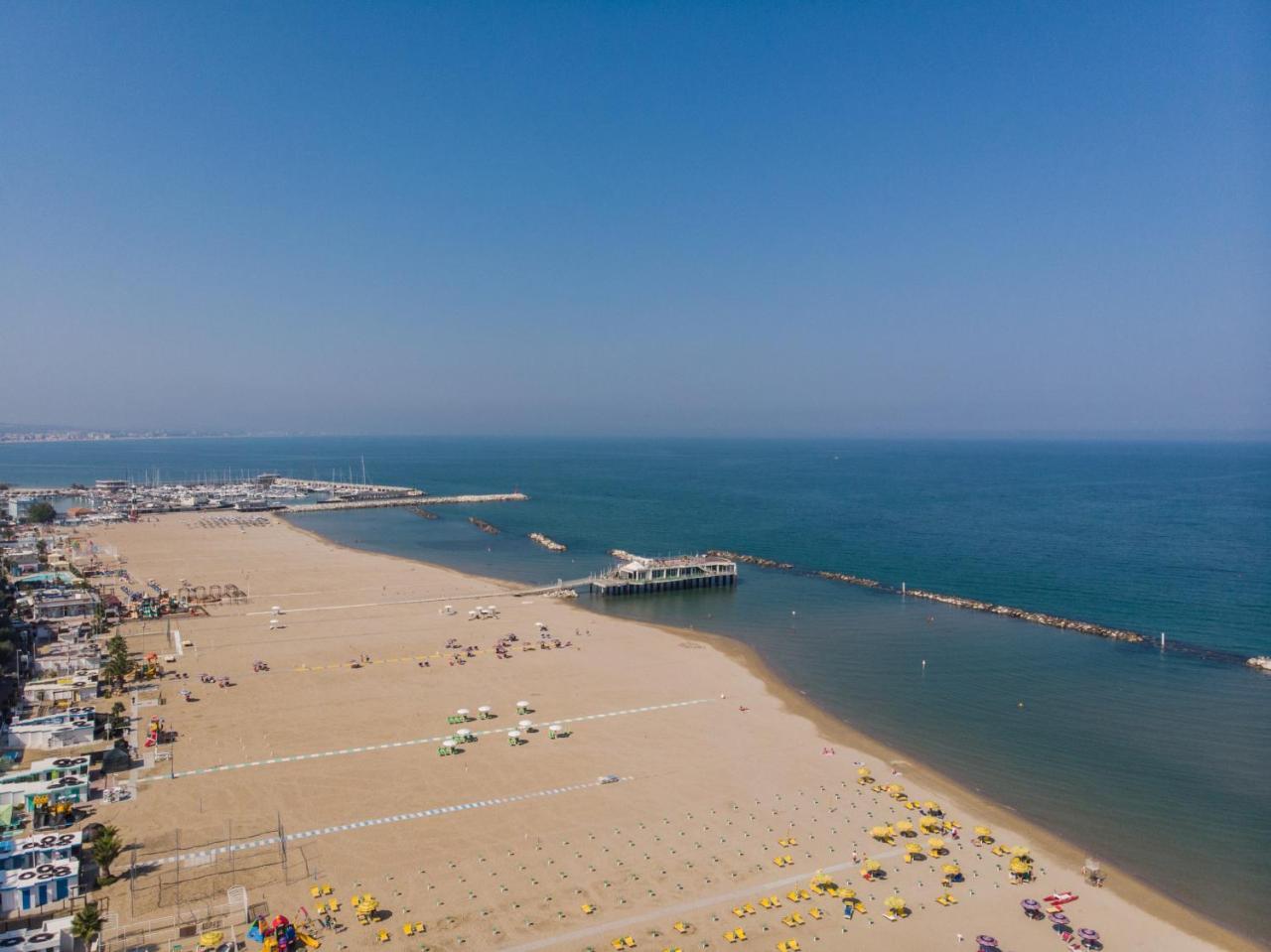 Hotel International غابيتّشي ماري المظهر الخارجي الصورة