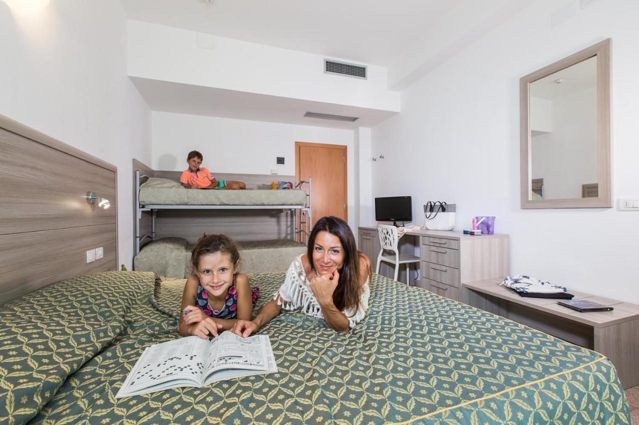 Hotel International غابيتّشي ماري المظهر الخارجي الصورة