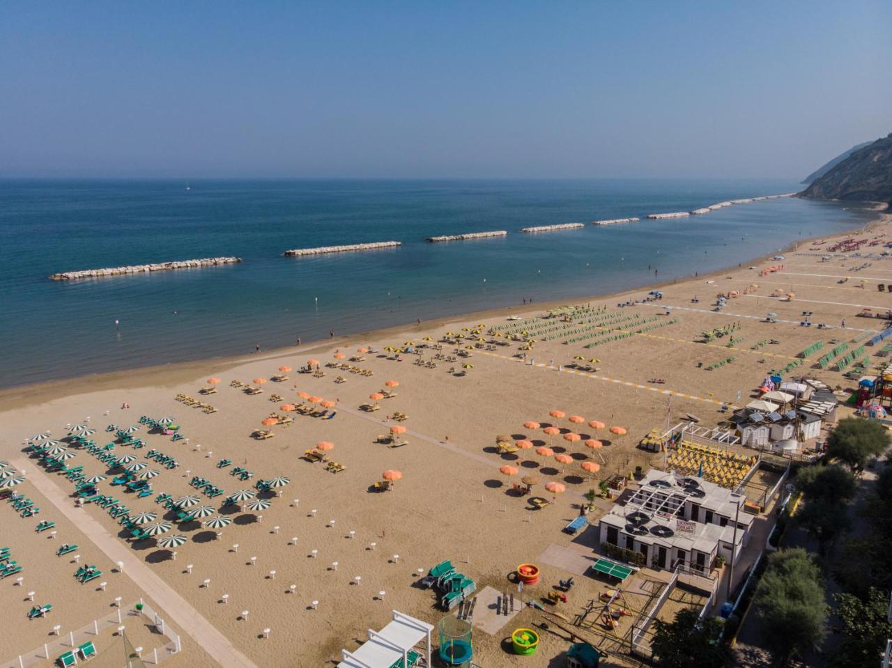 Hotel International غابيتّشي ماري المظهر الخارجي الصورة